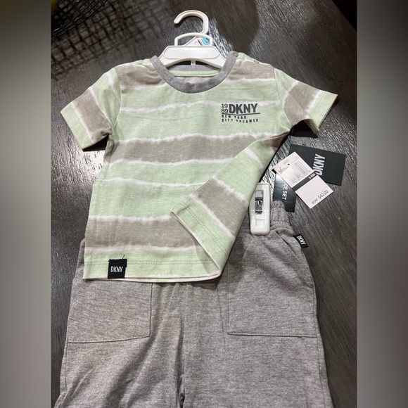 Toddlers 2 Piece Set - Picture 3 of 3